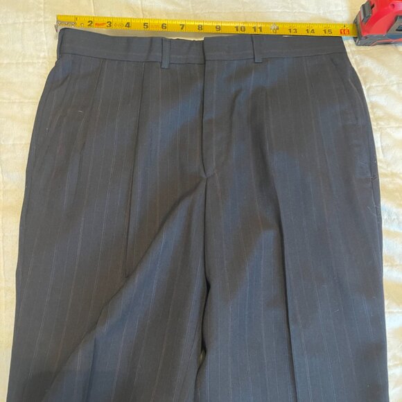 Towncraft Brand Suit - Picture 15 of 16